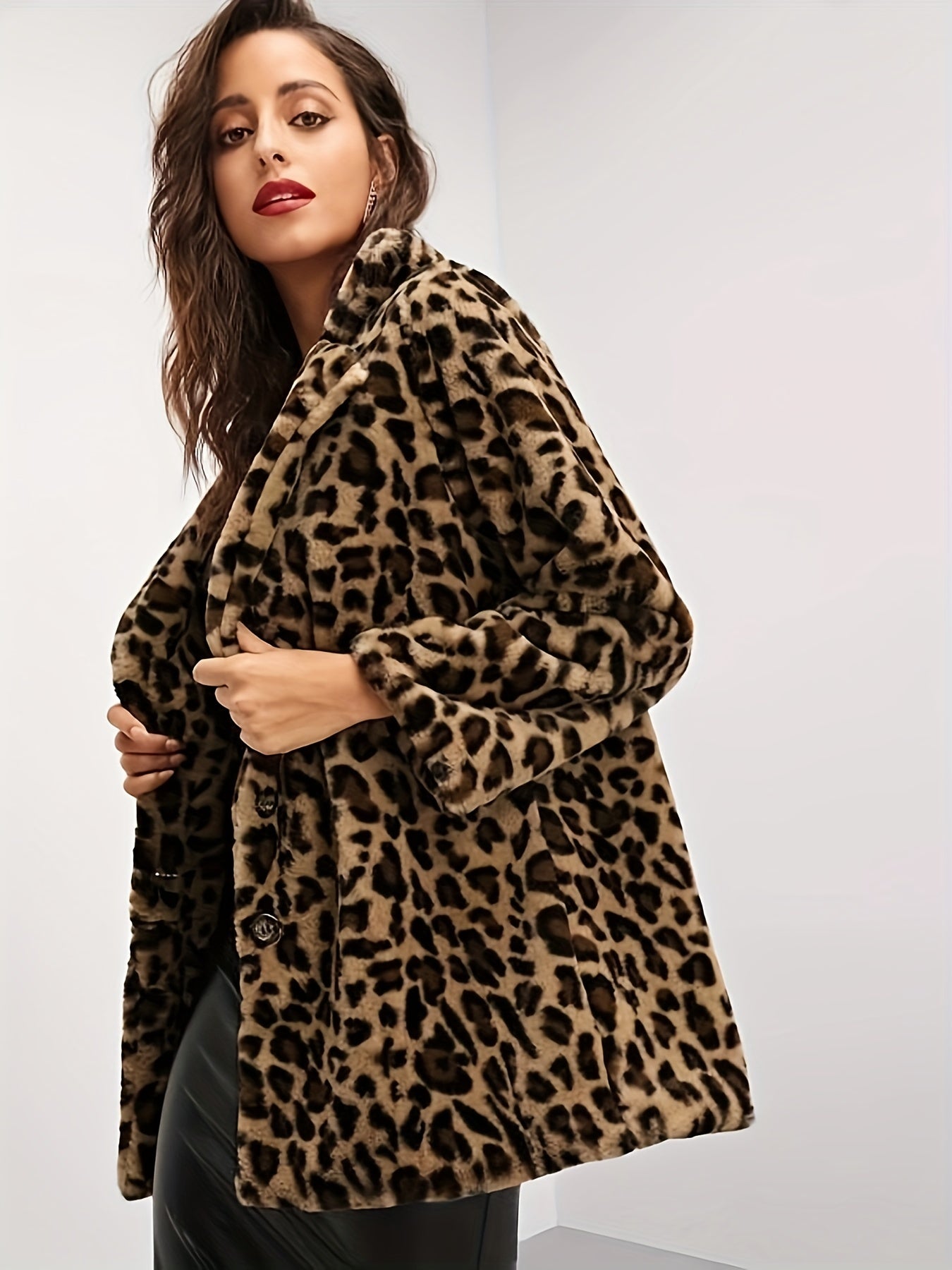Mjuk jacka med leopardmönster